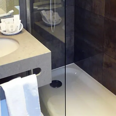 Cardinal Rive Gauche Hotel 3*